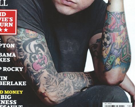 Billie Joe Armstrong arm tattoos reference. Billie Joe Armstrong Tattoos, Tattoos Reference, Billy Joe Armstrong, Joe Armstrong, Billie Joe Armstrong, Arm Tattoos, Green Day, Celebrity Pictures, Future Tattoos