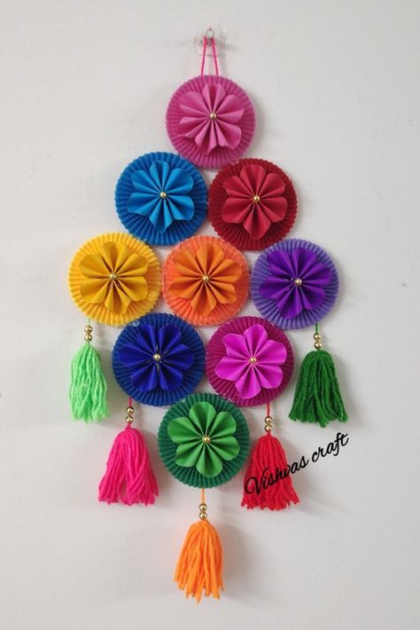 Wall decoration ideas using with old bangles Bangles Craft Ideas, Reuse Ideas, Craft From Waste Material, Wall Decoration Ideas, Diwali Craft, Diwali Diy, Best Out Of Waste, Crafts Jewelry, Diwali Decorations