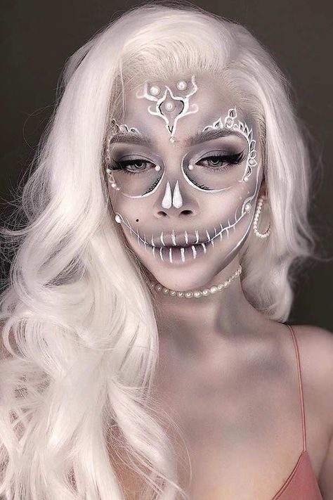 Dead Bride Makeup, Urban Decay Perversion Eyeliner, Halloween Makeup Ideas For Women, Catwoman Makeup, Maleficent Makeup, Glam Skull, White Eye Makeup, Eyeliner Flick, Dead Bride