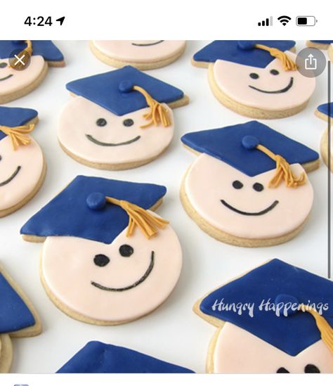 Graduation Desserts, Graduation Party Foods, Cookie Connection, Graduation Cupcakes, Graduation Cookies, Flourless Chocolate Cakes, Preschool Graduation, Modeling Chocolate, Flourless Chocolate