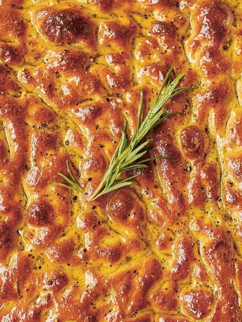 Honey focaccia | Jamie Oliver recipes Rosemary Foccacia, Jaime Oliver, Veggie Bake, Foccacia Bread, Honey Yogurt, Focaccia Recipe, Baked Veggies, Filo Pastry, Jamie Oliver Recipes