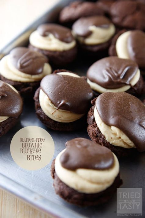 Gluten-Free Brownie Buckeye Bites - Tried and Tasty Buckeye Bites, Gluten Free Brownie Bites, Gluten Free Brownie, Buckeye Brownies, Brownie Desserts Recipes, Easy Bar Recipes, Gluten Free Brownies, Best Gluten Free Recipes, Brownie Bites