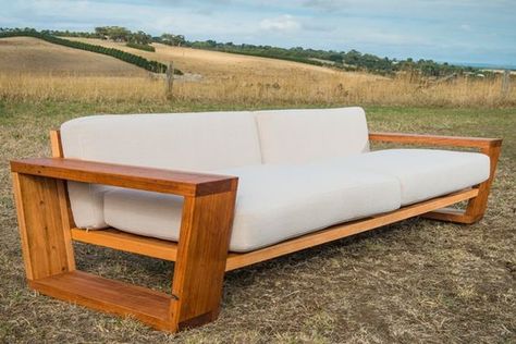 New range of indoor and outdoor exposed timber couches — Bombora Custom Furniture Wooden Couch, Custom Couches, Wooden Sofa Designs, Wooden Sofa Set, Timber Furniture, Outdoor Couch, Diy Sofa, Sofa Frame, Wooden Sofa