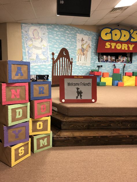 Bible Story Decorations, Toy Story Teacher Appreciation, Toy Story School Decorations, Toy Story Office Decorations, Toy Story Decorations Classroom, Toy Story School Theme, Toy Story Graduation Theme, Bible Decorations, School Spirit Ideas Pep Rally