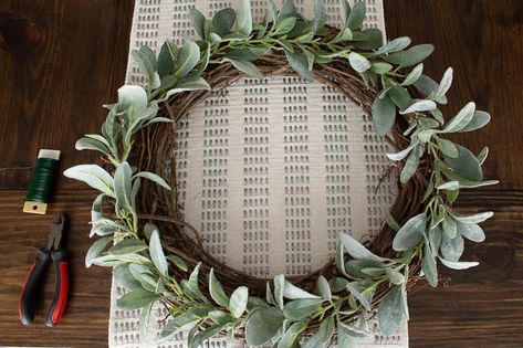 Easy DIY Easter Wreath - Handmade Weekly Diy Lambs Ear Wreath, Lambs Ear Wreath Diy, Easter Garland Diy, Lambs Ear Garland, Diy Easter Wreath, Rustic Easter, Easter Wreath Diy, Easy Diy Wreaths, Lambs Ear Wreath