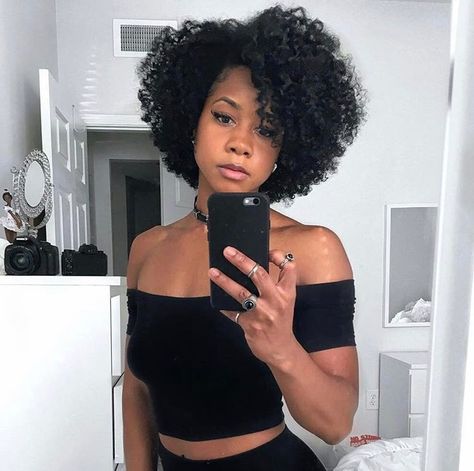 Big Afro, Natural Hair Cuts, Beautiful Natural Hair, Natural Hair Beauty, Edgy Hair, Raw Hair, Going Natural, Natural Hair Inspiration, Hair Crush