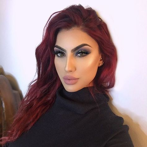 Mye`sicha ♛ Red Hair Black Eyebrows, Red Hair On Dark Skin, Red Makeup Ideas, Pelo Color Vino, Burgundy Hair Color, Burgundy Makeup, Hair Color For Dark Skin, Black Eyebrows, Colors For Dark Skin