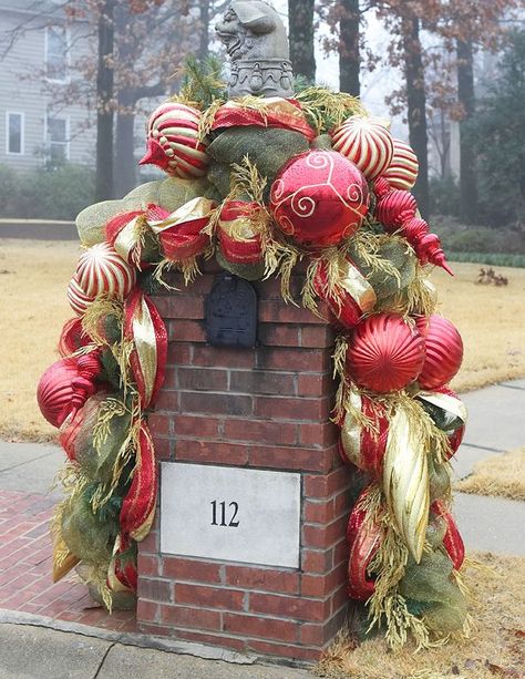 Brick Mailbox, Red And Gold Christmas, Mailbox Decor, Have Inspiration, Noel Christmas, Very Merry Christmas, Christmas Love, Gold Christmas, Christmas Deco