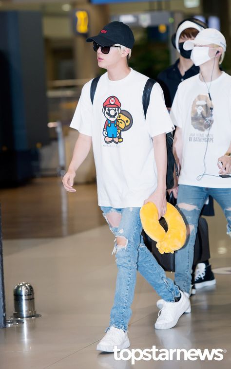 [AIRPORT] 160802: BTS Jin (Kim Seokjin) #bts #bangtan #bangtanboys #fashion #style #kfashion #kstyle #korean #kpop Kpop References, Jin Style, Super Mario Shirt, Jin Oppa, Mario Shirt, Bts Outfits, Fashion Airport, Bts Fashion, Bts Airport