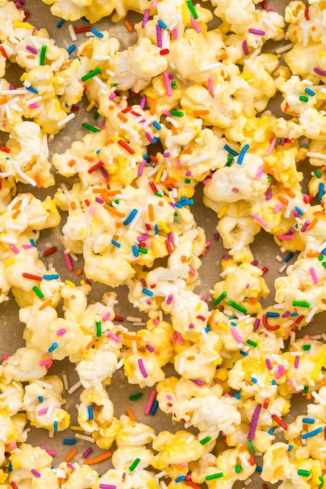 Popcorn Mix Recipes, Quick Snacks For Kids, Cake Popcorn, Birthday Cake Popcorn, Popcorn Mix, Best Popcorn, Popcorn Snacks, Kid Friendly Snack, Microwave Popcorn