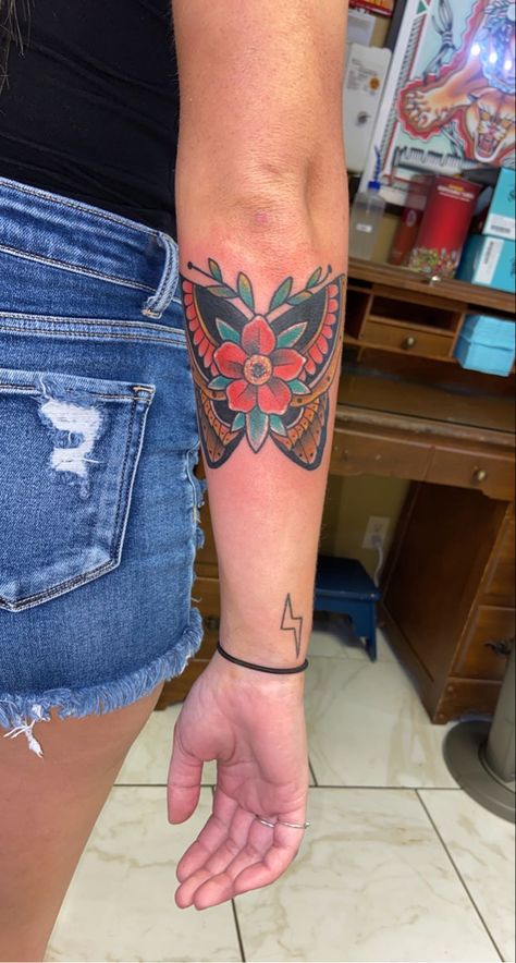 Traditional Bicep Tattoos For Women, Traditional Arm Sleeve Women, Feminine Tattoo Sleeves Traditional, Bright Traditional Tattoo, Girly Traditional Tattoo Sleeve, Trad Butterfly Tattoo, Feminine American Traditional Tattoos Butterfly, Butterfly Traditional Tattoo, Trad Sleeve