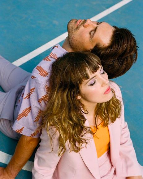 Indie Love Songs, Wonder Aesthetic, Blue Photo Shoot, Band Poses, Duo Photography, Band Shoot, Oh Wonder, Singer Photo, Duo Band