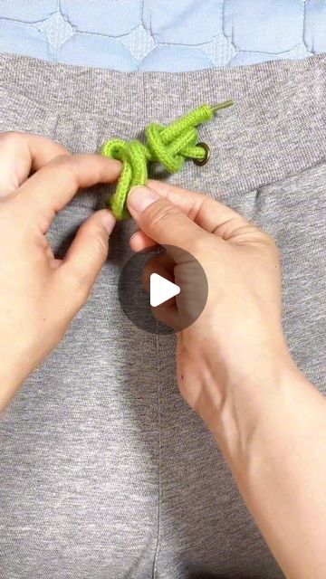 How To Tie Drawstring Pants, Tie A Knot In A Dress, Drawstring Knots, Diy Ink, How To Tie A Knot, Knots Tutorial, Diy Crafts Life Hacks, Clothes Organization Diy, Bracelet Knots