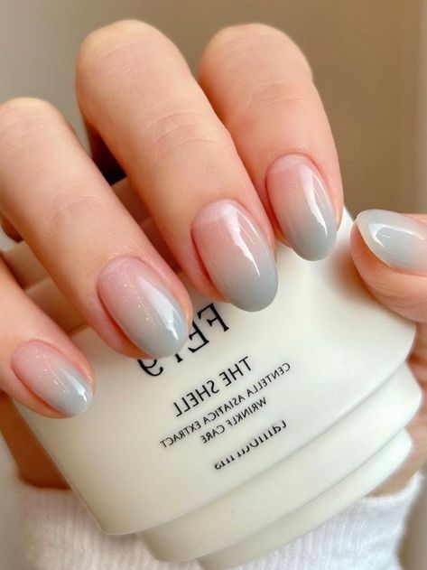 shimmery sage green ombre nails Simple Ombre Nails, Sage Green Nails, Faded Nails, Bridesmaids Nails, Minimal Nails Art, Milky Nails, Chrome Nails Designs, Nails Ombre, Green Nail Designs