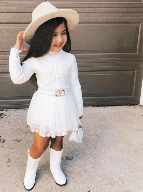 𝒫𝒾𝓃: 𝑔𝑜𝓁𝒹𝓈𝒽𝑜𝓇𝓉𝓎 💌 Daughter Fashion, Kids Outfits Daughters, Stylish Kids Outfits, Fashion Baby Girl Outfits, Foto Baby