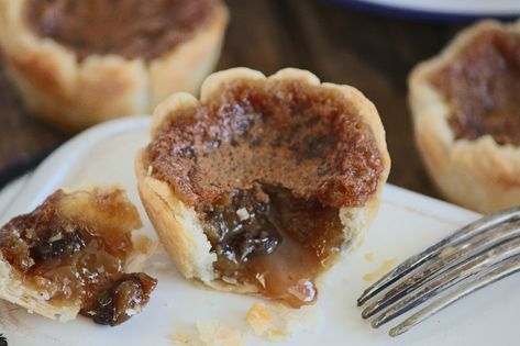 Canadian Maple Butter Tarts Maple Tarts, Canadian Dishes, Maple Butter, Christmas Baking Recipes, Butter Tarts, Tart Baking, Maple Trees, Homemade Pastries, Canadian Food