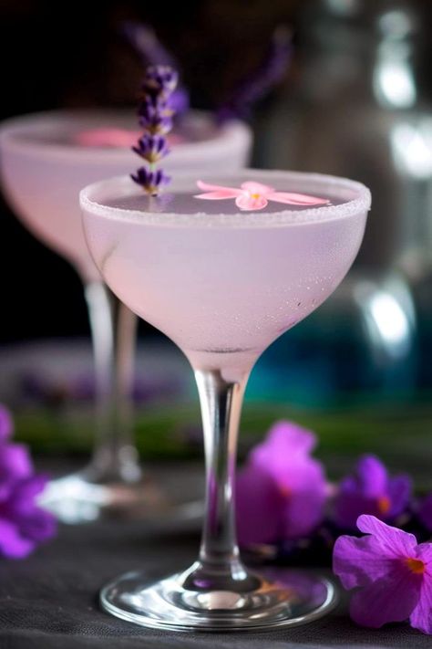 Lavender Spritz, Lavender Drink, Lavender Martini, Summer Mocktails, Limoncello Spritz, Lavender Cocktail, Sugar Free Lifestyle, Spring Cocktail, Lavender Syrup