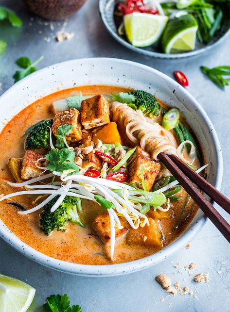 Vegetarian Red Curry, Laksa Recipe, Asian Soup Recipes, Warm Soup Recipes, Tofu Dishes, Asian Soup, Crispy Tofu, Asian Flavors, Red Curry