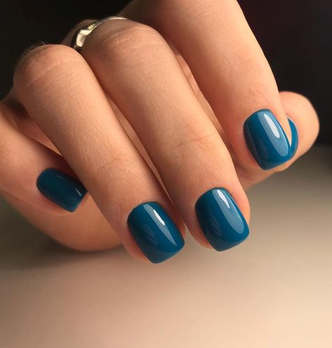 Peacock is an incredible blue-green teal that is a stunning perfect jewel tone. Award Winning Gel Polish! This incredible 100% pure colored gel is created by Akzentz amazing team of chemists to be completely solvent free, long lasting and easily applied! This unique formula provides numerous benefits: Easy Application - The product is not runny so it stays where you apply it. Odor Free - Absolutely NO smell. Does not smell like nail polish, since it is polish free. Flexibility and Strength - Typ Caribbean Blue Nails, Greenish Blue Nails, Aqua Green Nails, Teal Color Nails, Dark Turquoise Nails, Jewel Tone Nails, Dark Teal Nails, Toenails Painted, Blue Green Nails