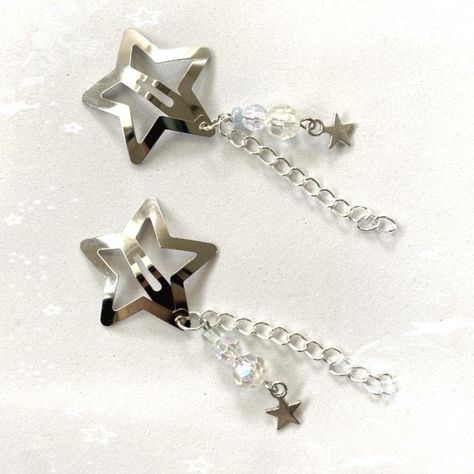 ☆ shooting star hair clips ☆ silver star hair clips... - Depop Beaded Clips, Hair Clips Silver, Oh No, Star Hair Clips, Hair Clips Diy, Mini Business, Star Hair, Shooting Star, Shooting Stars