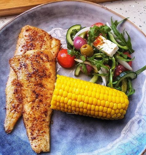 Girl Lunch, Healthy Food Inspiration, Easy Healthy Lunches, Healthy Food Dishes, Fish Recipe, Health Dinner, Healthy Lifestyle Food, Healthy Food Motivation, Lunch Recipes Healthy