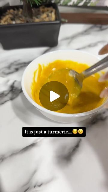 Tanisha Ahuja on Instagram: "You have dark/red spots ?? DIY Turmeric face mask ⭐️ for glowing skin, to treat dark/red spots, acne⭐️❤️ I love using home remedies learnt from my parents. I have actually grown up using these home remedies.  Facts :- i have used wild kasturi turmeric which doesn't make the tint yellow skin.  ⭐️Turmeric is well known for its anti/inflammatory and anti- bacterial properties❤️  ✅How to use :-  ⭐️Because i work 7 days and due to hectic schedule i hardly get time everyday to use home remedy, so i use Face masks (home remedies ) only on sundays to get extra nourishment and glowing skin. I also use rice mask but i like to use on weekdays...  ⭐️My skin type is oily so i love using face masks which helps abosorbs extra oil, helps prevent acne, reduce dark spots, provid Turmeric Face Mask Dark Spots, Acne Reduce, Face Mask For Glowing Skin, Mask For Glowing Skin, Soothing Face Mask, Diy Turmeric Face Mask, Rice Mask, Red Moles, Turmeric Mask