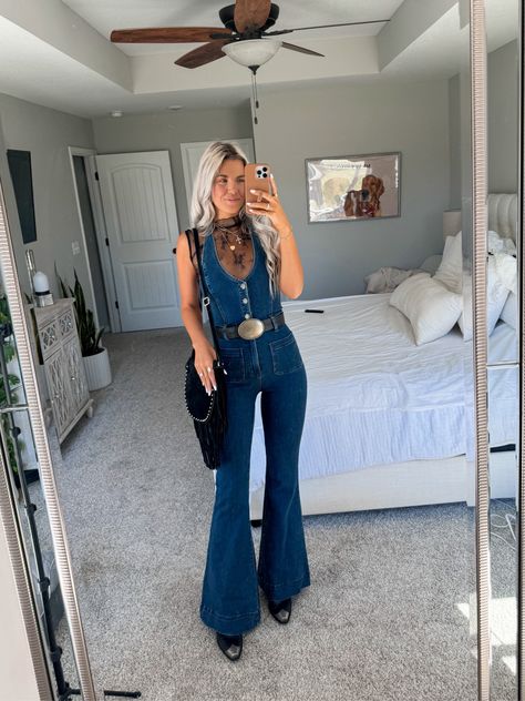 Western First Date Outfit, Night Out Western Outfit, Cowgirl Jumpsuit Outfit, Country Summer Outfits Concert, Cute Outfits For A Country Concert, Western Hairstylist Outfits, Ian Munsick Concert Outfit, Western Going Out Outfits Night, Western Vegas Outfits