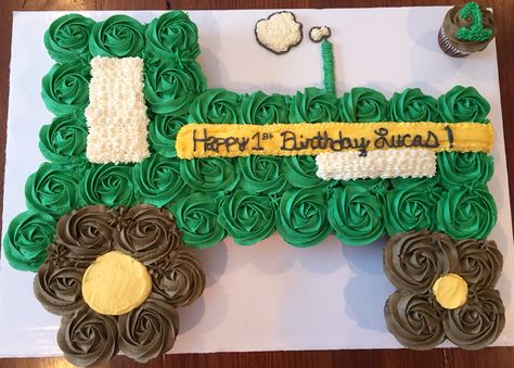 Tractor cupcake cake. Tractor Cupcake Pull Apart, Tractor Cupcakes For Boys, Tractor Pull Apart Cupcakes, Farm Cupcake Cake, Tractor Cupcake Cake, John Deere Cupcakes, Tractor Cupcakes, John Deere Birthday, Tractor Cake