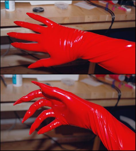 Easy Glove Tutorial [archive 2011] | Crimebird Cosplay on Patreon Glove Tutorial, Gloves Diy, Claw Gloves, Woman Cosplay, Catwoman Cosplay, Costume Gloves, Costume Tutorial, Cat Woman, Cosplay Tutorial