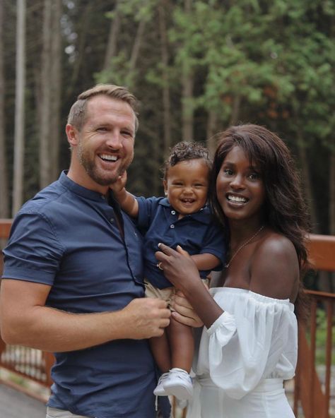 Interracial Family Photos, Interacial Families, Biracial Love, White Men Black Women, Interracial Couple Photography, Interracial Couples Bwwm, Couple With Baby, Interracial Family, Black Woman White Man