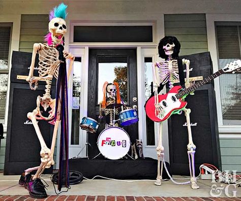 Yard Skeletons, Spooky Halloween Yard, Skeleton Poses, Outdoor Skeleton, Halloween Skeleton Decorations, Halloween Outside, Skeleton Decorations, Hallowen Costume, Feliz Halloween