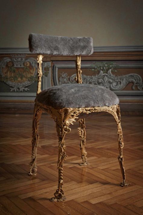 European Furniture Design, Traditional Contemporary Home, Baroque Chair, Motifs Design, Modern Baroque, Brazilian Style, Multipurpose Furniture, Chinese Furniture, Contemporary Furniture Design