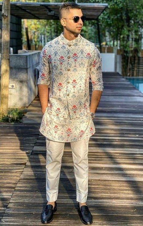 Men Koti Kurta, Curta Pajama For Men Wedding, Mens Kurtis Indian, Ras Garba Dress For Men, Boys Sangeet Outfit, Men Kurtis Designs, Kurta Pajma Designs Man, Kurta Pyjama Designs For Men, Short Kurta With Jacket For Men