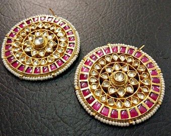 Punjabi Earrings, Indian Women Fashion, Heritage Jewellery, Real Gold Jewelry, Bride Jewelry, Cuff Jewelry, Kundan Earrings, Jewelry Simple, Gold Jewelry Simple