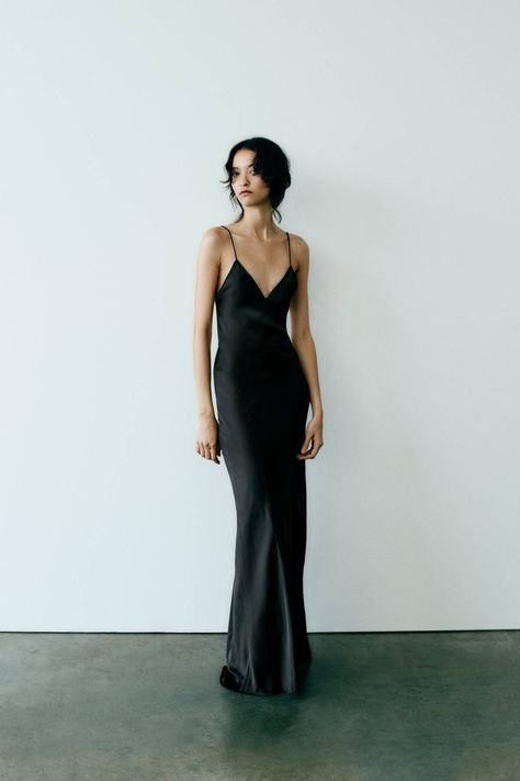 31 Fall Zara Arrivals That Are Too Chic to Possibly Resist | Who What Wear Backless Slip Dress, Lingerie Satin, Black Backless Dress, Long Slip Dress, Georgette Dress, Black Slip Dress, Vestidos Prom, Satin Maxi Dress, Satin Slip