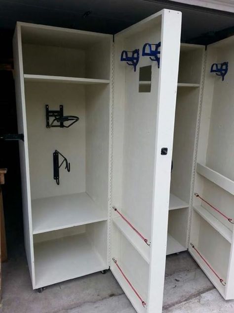 Tack Locker Organization, Tack Room Lockers, Locker Organization Ideas, Tack Locker, Tack Room Organization, Girls Room Organization, Horse Tack Rooms, Tack Box, Locker Organization