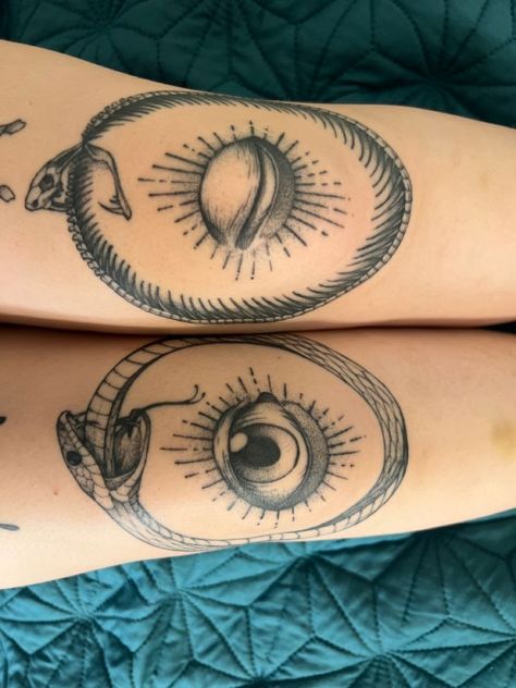 Tatuaje Cover Up, Ouroboros Tattoo, Elbow Tattoos, Greek Tattoos, Stomach Tattoos, Knee Tattoo, 1 Tattoo, Next Tattoo, Baby Tattoos