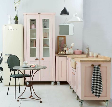 Kitchen Cabinets On Wheels, Free Standing Kitchen Units, Kitchen Unit Designs, Kitchen Stand, Swedish Style, Simple Kitchen, Pink Kitchen, Kitchen Units, Decoration Inspiration