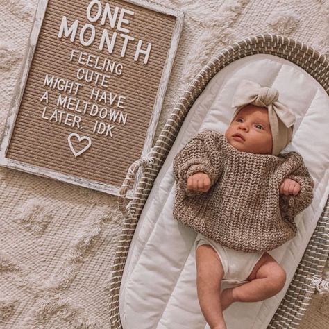 Photo Shoots At Home, Monthly Baby Photoshoot Ideas, Baby Photos At Home, Creative Monthly Baby Photos, Baby Photoshoot Ideas At Home, Natural Newborn Photos, Photoshoot Ideas At Home, 8 Month Baby, Baby Photoshoot Ideas