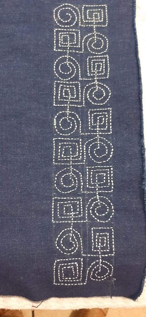 Shashiko Embroidery Jeans, Sashiko Embroidery Jeans, Shashiko Embroidery Patterns, Shasiko Pattern, Kantha Embroidery Designs Pattern, Japanese Quilts Sashiko, Japanese Embroidery Sashiko Pattern, Boro Stitching Tutorials, Sashiko Embroidery Patterns