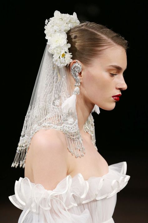 Fall 2018’s Biggest Bridal Fashion Week Trends, From Long-Sleeved Gowns to Jumpsuits Updo Buns, Bridal Trends, Fashion Week Trends, Theme Dress, Naeem Khan, Long Sleeve Gown, Messy Hair, Bridal Fashion Week, Wedding Veils