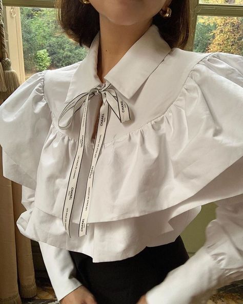 @whoknowsfashion on Instagram: “rp • @heyhegia @gentle.moscow poet shirt and one more way to wear a Chanel ribbon, in Paris. • #WKFLoves #fashion #chanel #vintage” Chanel Ribbon, 10 Ways To Wear, Poet Shirt, Keep Dreaming, Next Fashion, 가을 패션, Fantasy Fashion, Character Outfits, White Blouse