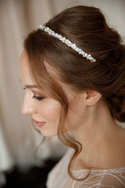 Boho Wedding Hair Piece, Wedding Headband For Bride, Pearl Bridal Headband. Boho Wedding Hair Pieces, Updo With Headband, Winter Bridal Jewelry, Bridesmaid Headpiece, Pearl Headband Wedding, Floral Headpiece Wedding, Classic Wedding Hair, Pearl Bridal Headband, Wedding Hair Headband