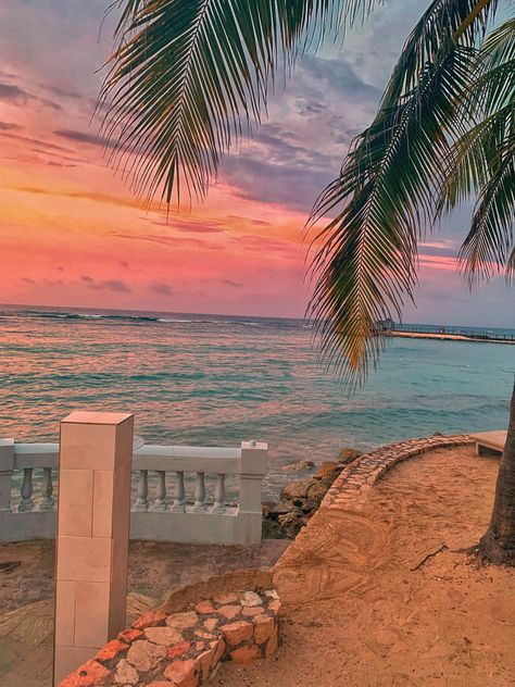 🌅Montego Bay, Jamaica Sunset Montego Bay Jamaica, Jamaica Vacation, Sunset Beautiful, Vacation Photography, Photography Beach, Ocean Sunset, Montego Bay, Jamaica, The Ocean