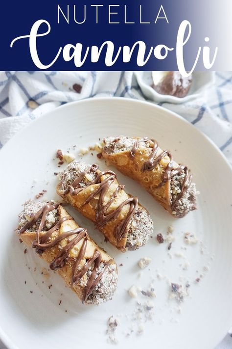 Easy Nutella cannoli recipe Canolli Recipe, Moroccan Desserts, Italian Baking, Nutella Recipes Easy, Cannoli Filling, No Bake Oatmeal Bars, Cannoli Recipe, Nutella Desserts, Soft Chocolate Chip Cookies