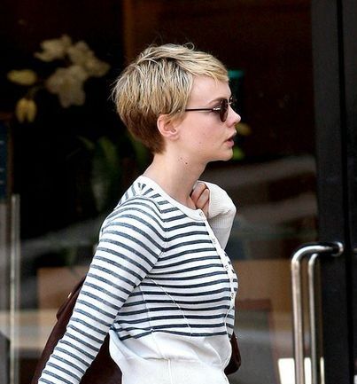 Carey Mulligan's pixie Funky Pixie Cut, 90s Pixie Cut, 90s Pixie, Bob Pixie Haircut, Short Bob Pixie, Shortish Hair, Mom Haircuts, Bob Pixie, Long Pixie Hairstyles