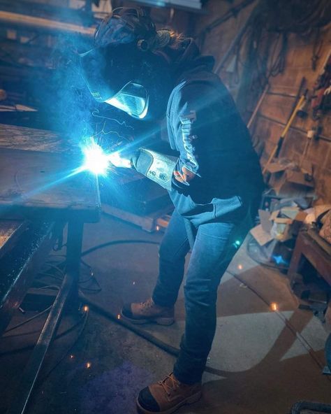 Senior Pics Welding, Welder Aesthetic, Female Welder, Women Welder Pictures, Welding Aesthetic Girl, Welding Women, Mlb Au, Welding Work Photos, Best Mig Welder