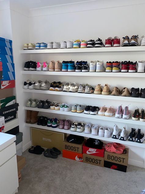 Sneaker Room Ideas, Ikea Wall Shelves, Sneaker Room, Sneaker Wall, Sneakerhead Room, Sneaker Closet, Mens Bedroom Decor, Hypebeast Room, Sneaker Storage