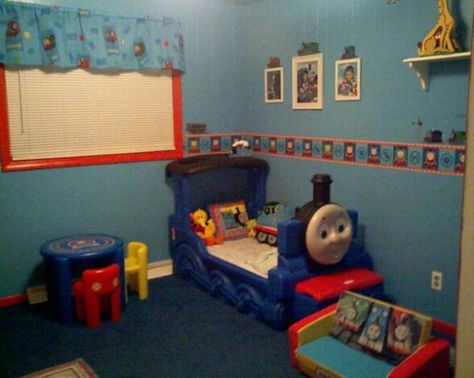 Thomas ideas for Brytons room Thomas Bedroom, Kids Bedroom Boys, Boy Toddler Bedroom, Children Room Boy, Toddler Boys Room, Boys Rooms, Old Room, Boys Bedding, Toddler Bedrooms