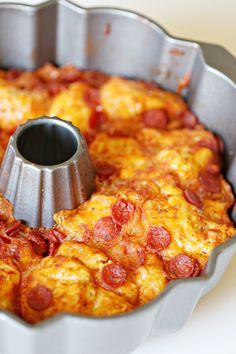 Biscuit Pizza Bundt Pan, Pepperoni Monkey Bread Pull Apart, Bundt Breakfast, Pepperoni Monkey Bread, Heavy Snacks, Pepperoni Pizza Monkey Bread, Rm Birthday, Monkey Breads, Pizza Recipe Video